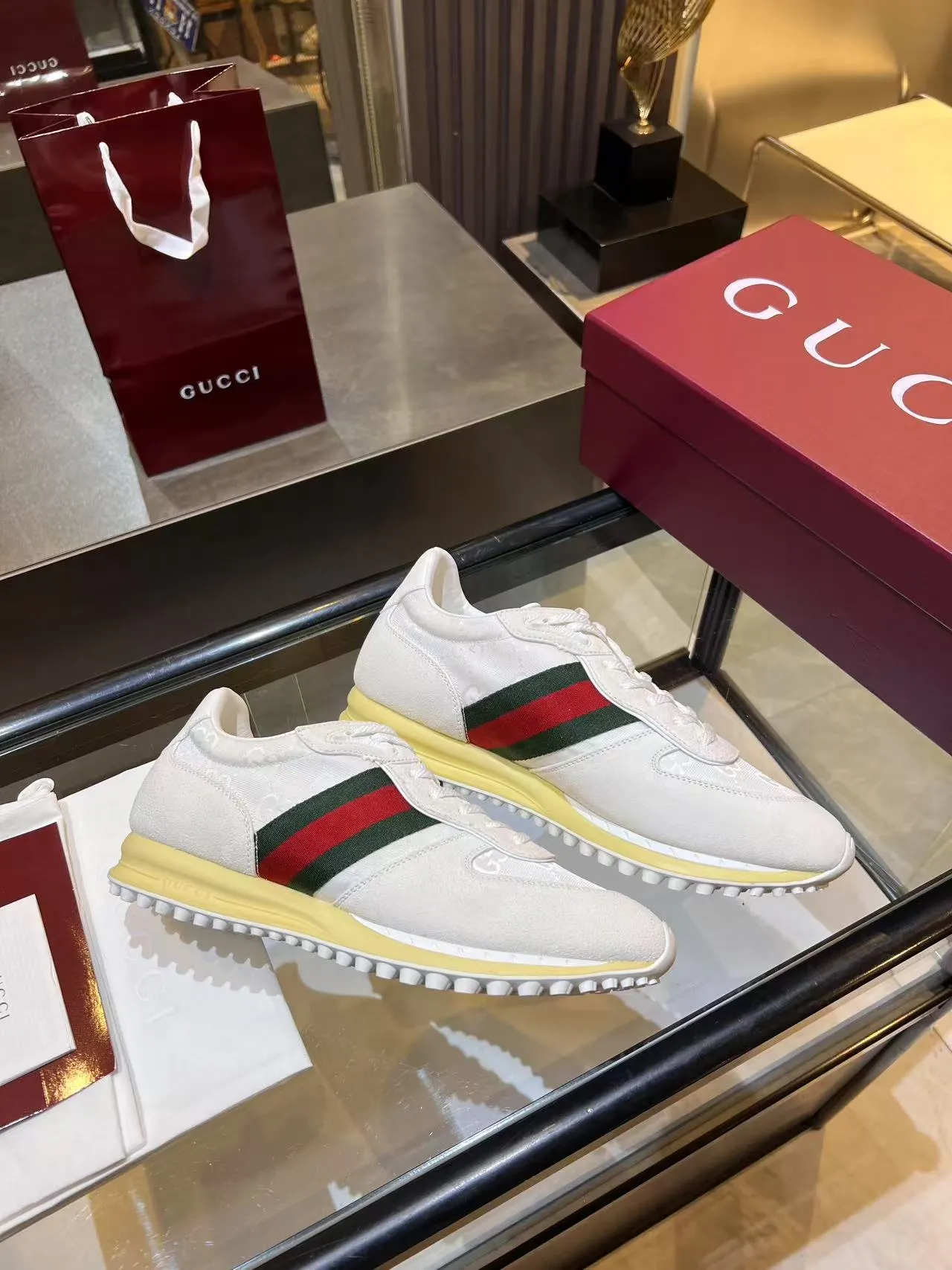 Men's Men's Shoes 💰620💰 Gucci Gucci Top Version Latest Catwalk Style Re-Motion Series Thick-soled Casual Sneakers Original Purchased, Developed and Made. This sneaker has a detachable and adjustable ankle strap, adding a dynamic item to the 2025 spring and summer series. The light and flexible outsole has been specially treated and is filled with a strong retro style. Exquisite packaging at the delivery counter 🛍📦 ▪️Fabrics: Original custom imported first-layer cowhide ▪️Inner lining: Original custom-made breathable mesh ▪️Sole: Original molded TPU material ▪️Sole thickness: 3.5CM ▪️Size: 39-44 (customized at 38.45.46)